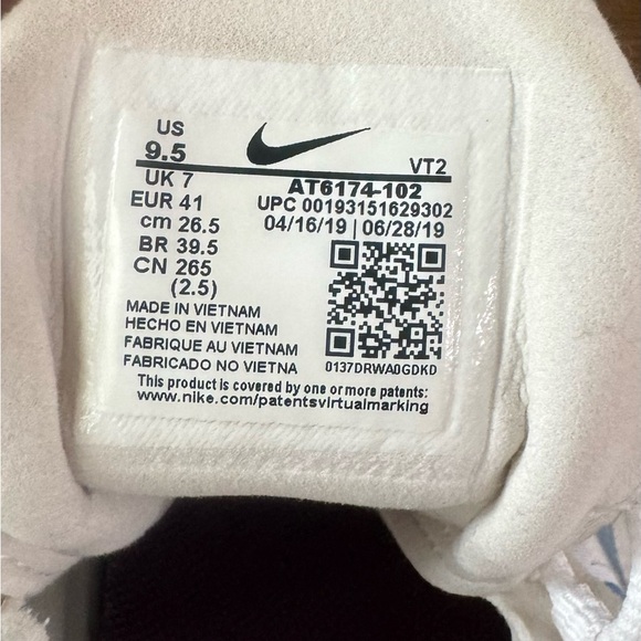 Shoes Nike air react women’s size 9.5 used nice condition white w colors - Picture 7 of 12